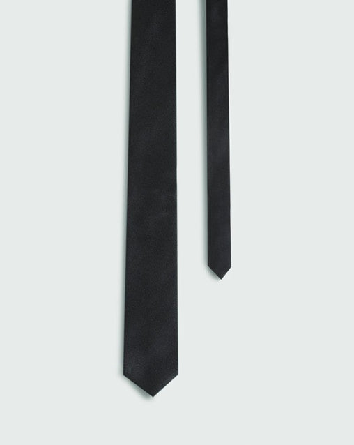 Solid black tie